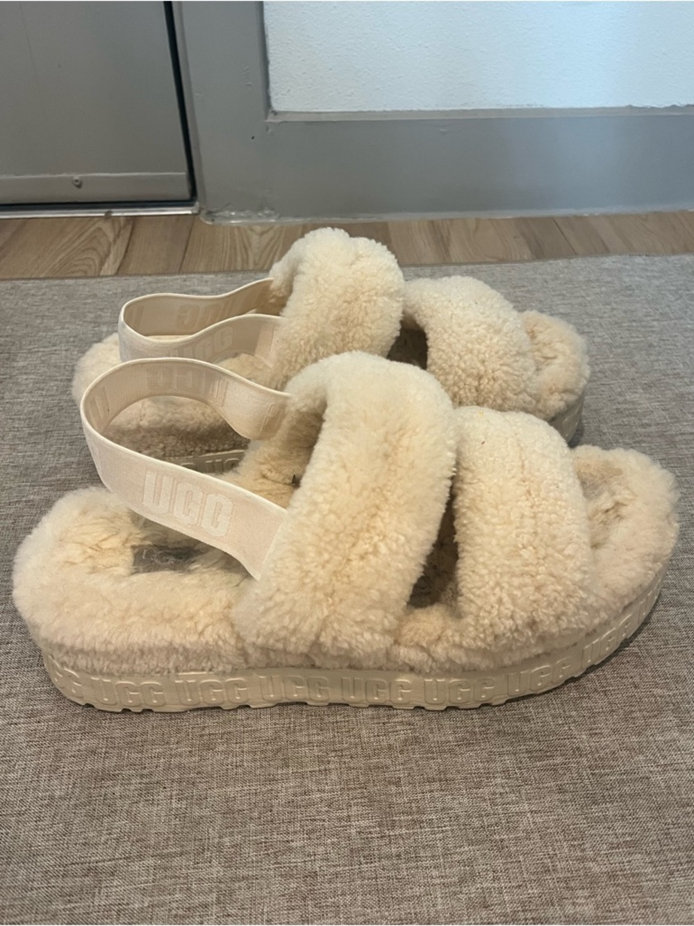 UGG Women's Fluff Strap Shearling Sandal - Cream